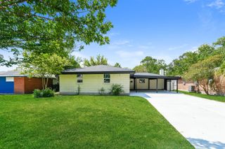 2113 21st Avenue N, Texas City, TX 77590