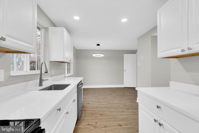 8677 HICKORY RIDGE CT, Springfield, VA 22153