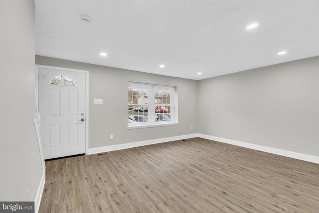 8677 HICKORY RIDGE CT, Springfield, VA 22153