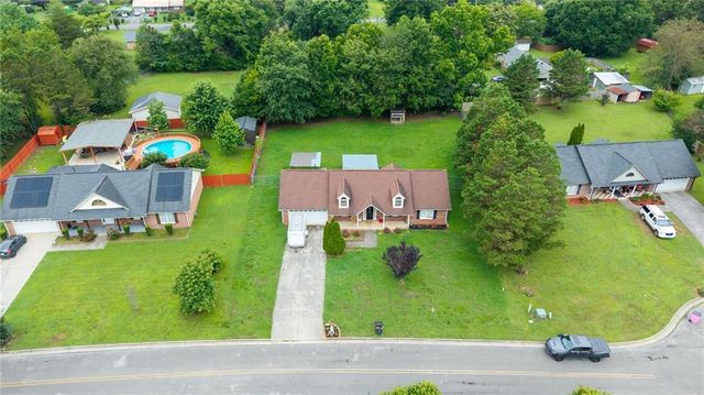 106 Magnolia Way SW, Calhoun, GA 30701