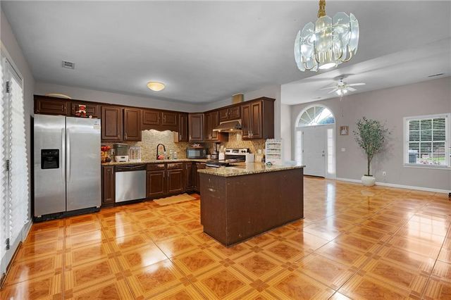 106 Magnolia Way SW, Calhoun, GA 30701