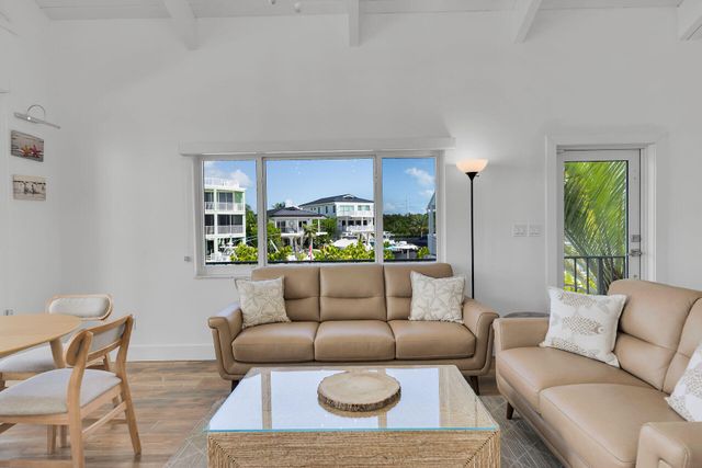 218 Aberdeen Court, Key Largo, FL 33070