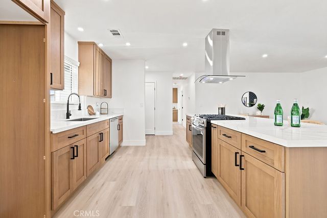 13229 Algonquin Road, Apple Valley, CA 92308