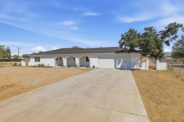 13229 Algonquin Road, Apple Valley, CA 92308