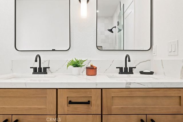 13229 Algonquin Road, Apple Valley, CA 92308