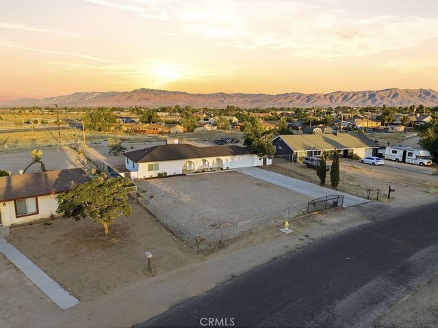 13229 Algonquin Road, Apple Valley, CA 92308