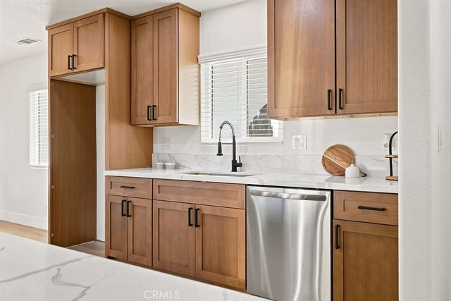 13229 Algonquin Road, Apple Valley, CA 92308