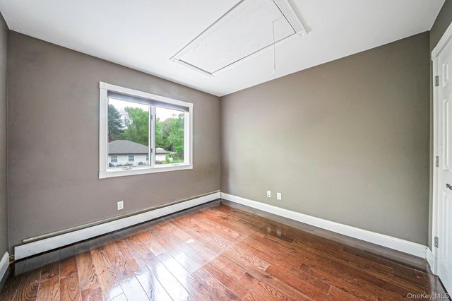 14 Penn Drive, Dix Hills, NY 11746