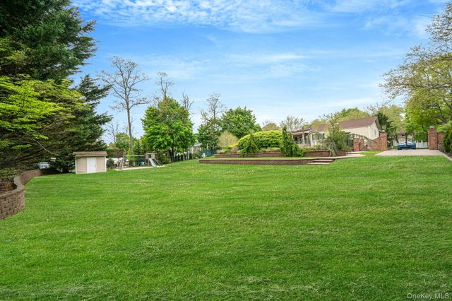 14 Penn Drive, Dix Hills, NY 11746