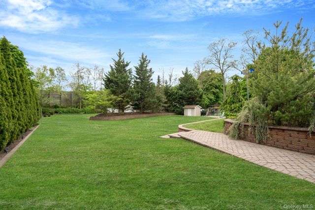 14 Penn Drive, Dix Hills, NY 11746