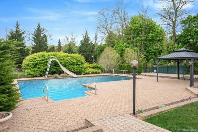 14 Penn Drive, Dix Hills, NY 11746