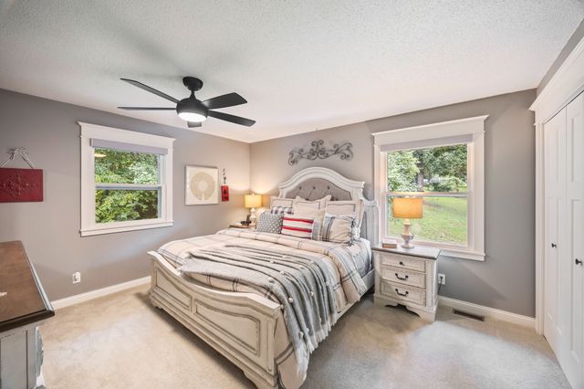 4060 NW 46th Place, Des Moines, IA 50310