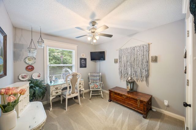 4060 NW 46th Place, Des Moines, IA 50310