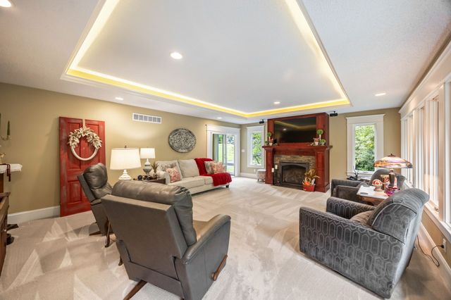 4060 NW 46th Place, Des Moines, IA 50310