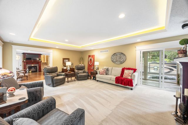 4060 NW 46th Place, Des Moines, IA 50310