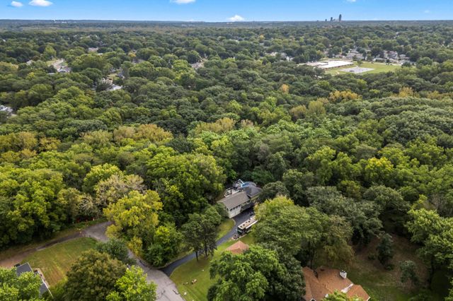 4060 NW 46th Place, Des Moines, IA 50310