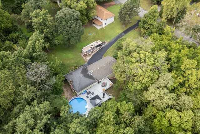 4060 NW 46th Place, Des Moines, IA 50310