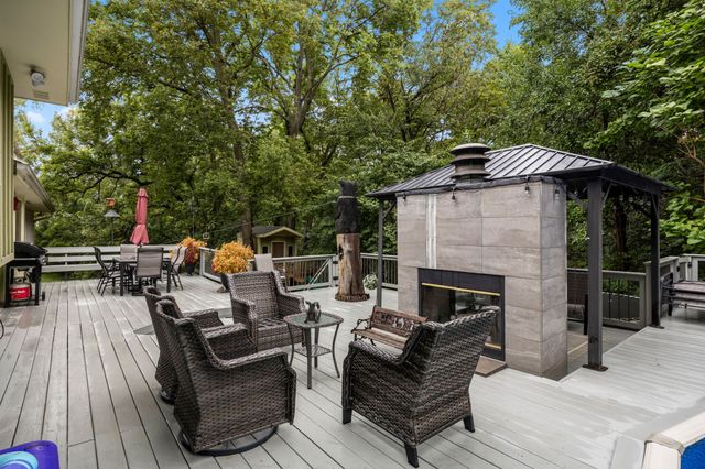 4060 NW 46th Place, Des Moines, IA 50310