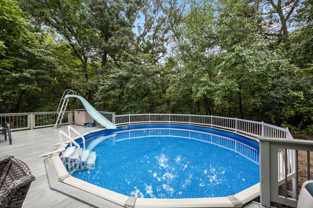 4060 NW 46th Place, Des Moines, IA 50310