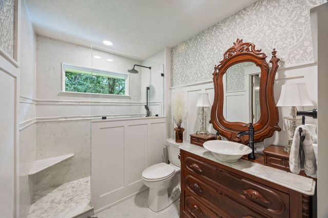 4060 NW 46th Place, Des Moines, IA 50310