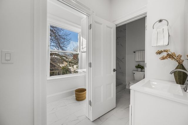 66 Sixth St 3, Cambridge, MA 02141