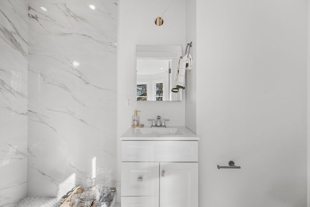 66 Sixth St 3, Cambridge, MA 02141