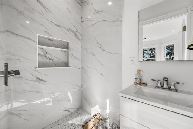 66 Sixth St 3, Cambridge, MA 02141