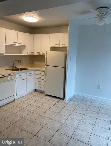 401 COOPER LANDING RD #320, Cherry Hill, NJ 08002