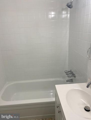 401 COOPER LANDING RD #320, Cherry Hill, NJ 08002