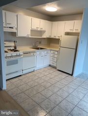401 COOPER LANDING RD #320, Cherry Hill, NJ 08002