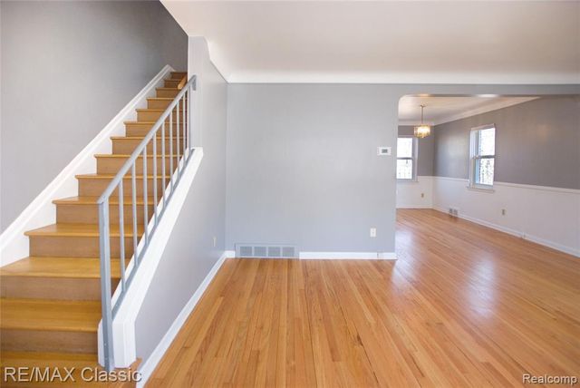 2604 Rochester Road, Royal Oak, MI 48073