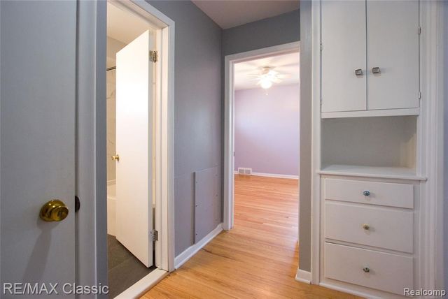 2604 Rochester Road, Royal Oak, MI 48073