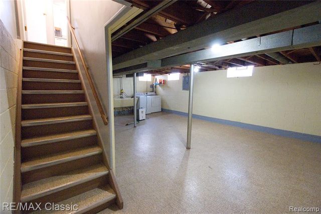 2604 Rochester Road, Royal Oak, MI 48073