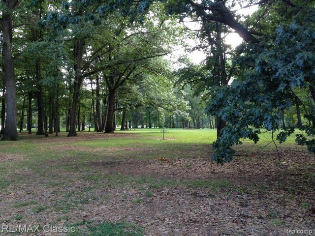 2604 Rochester Road, Royal Oak, MI 48073