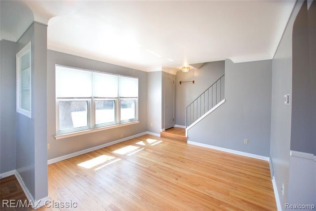 2604 Rochester Road, Royal Oak, MI 48073