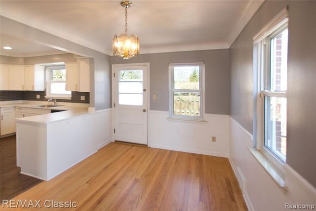 2604 Rochester Road, Royal Oak, MI 48073