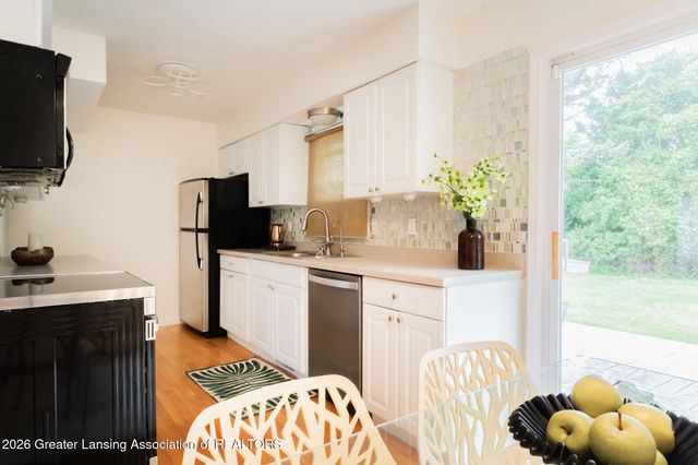 3882 Okemos Road, Okemos, MI 48864