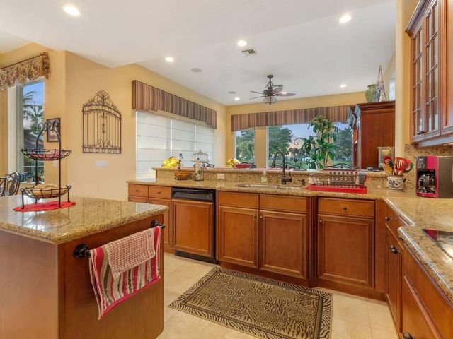 7689 NW 117th Lane, Parkland, FL 33076