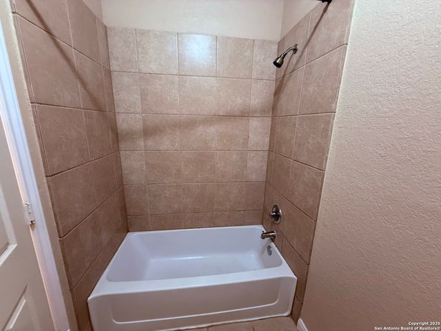 6081 COVERS CV, Schertz, TX 78108