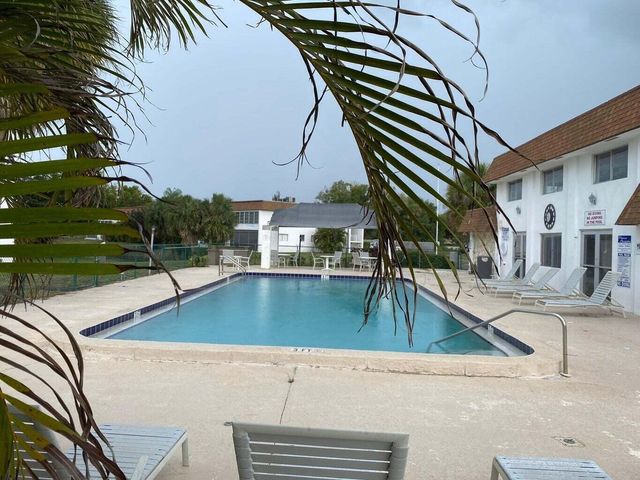 2878 Donnelly Drive 204, Atlantis, FL 33462