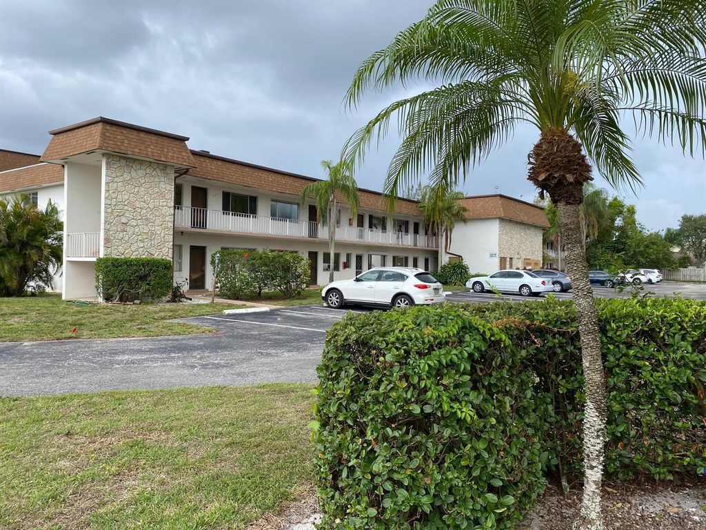2878 Donnelly Drive 204, Atlantis, FL 33462