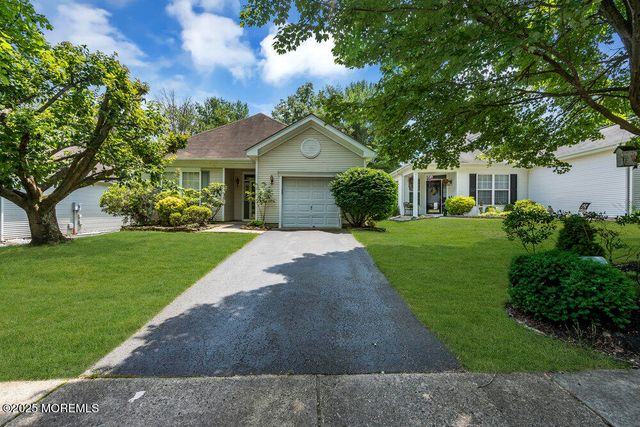 14 Spring Meadow Drive, Lakewood, NJ 08701