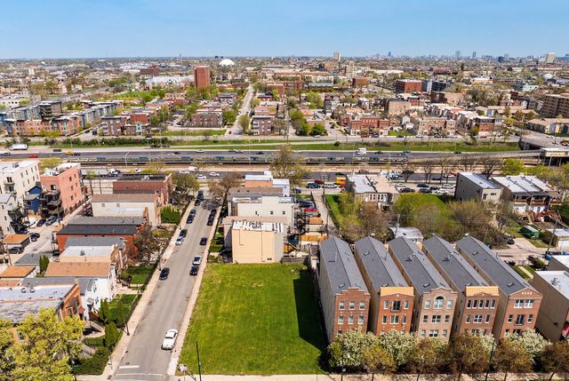 2452 W Harrison Street, Chicago, IL 60612