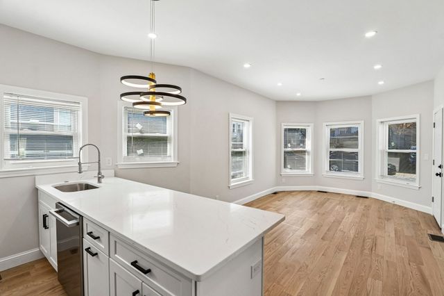 69 Albion St 69, Somerville, MA 02143