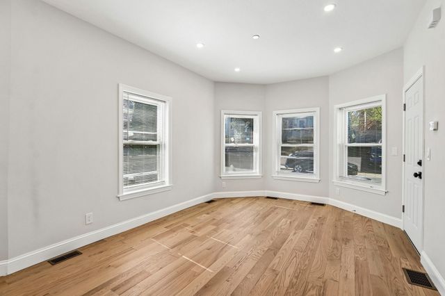 69 Albion St 69, Somerville, MA 02143
