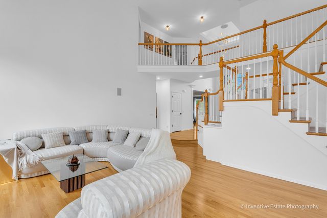 2341 Courtland Court, Aurora, IL 60502