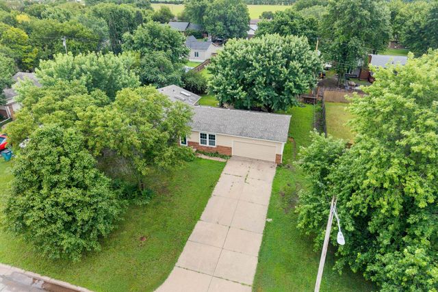 617 E Showalter St, Rose Hill, KS 67133