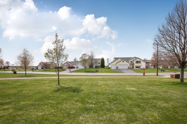 502 Graceview Loop, Saint Joseph, MN 56374