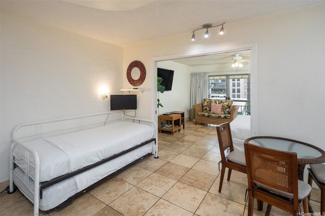 240 Liliuokalani Avenue 402, Honolulu, HI 96815