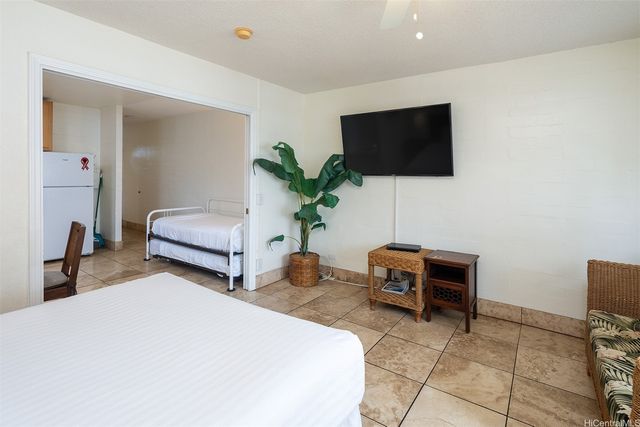 240 Liliuokalani Avenue 402, Honolulu, HI 96815